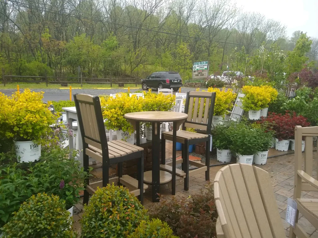 Leisure Lawns Furniture 2